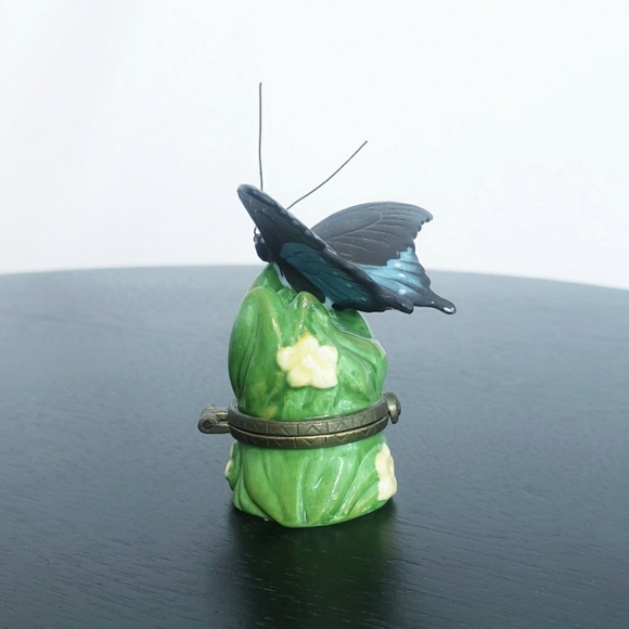 *Last Chance* Green Swallowtail Butterfly Porcelain Hinged Box PHB Midwest - Picture 3 of 12
